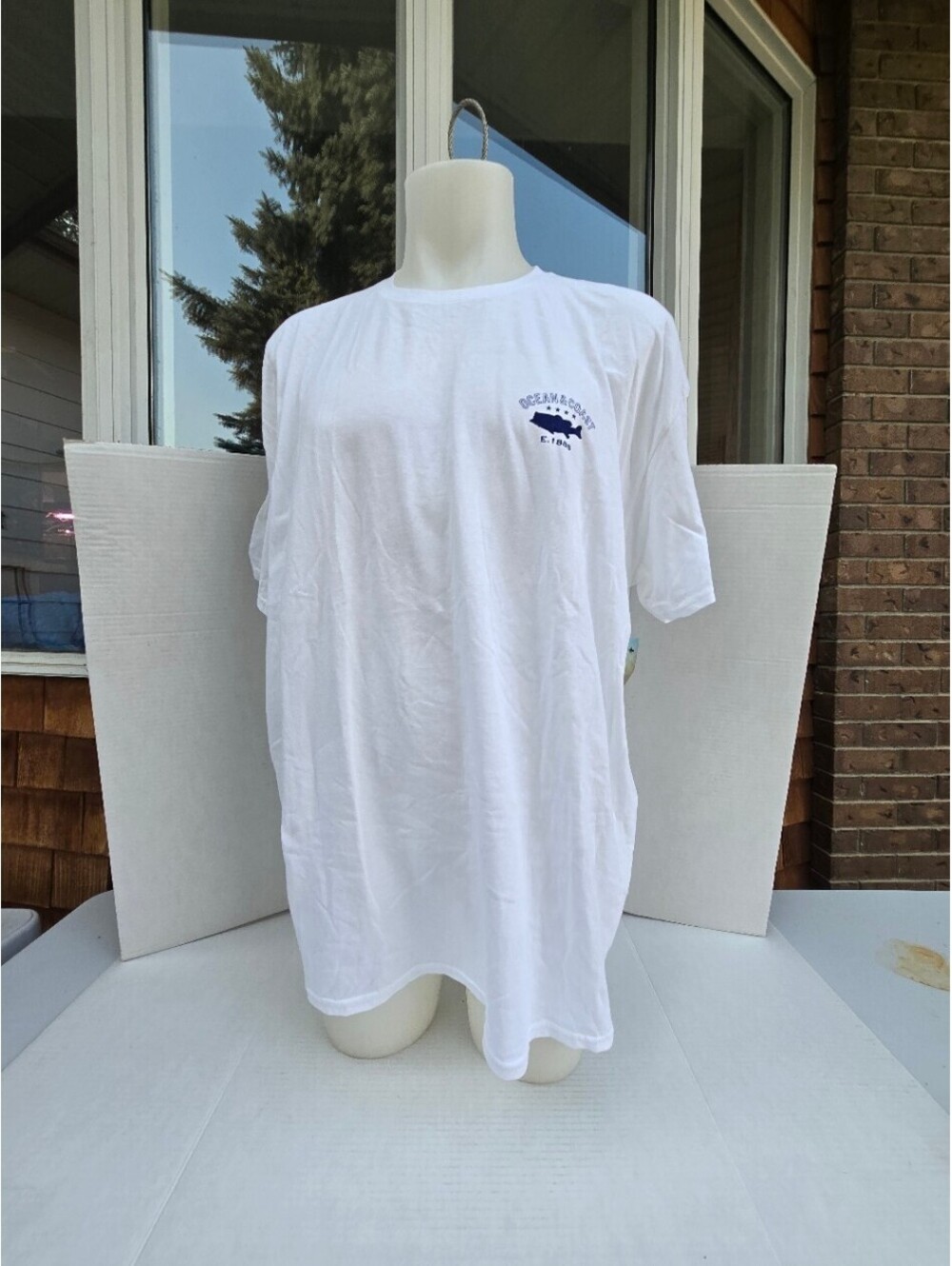 Ocean & Coast Men's 2XL White Cotton Short Sleeve T-Shirt with Fish and American